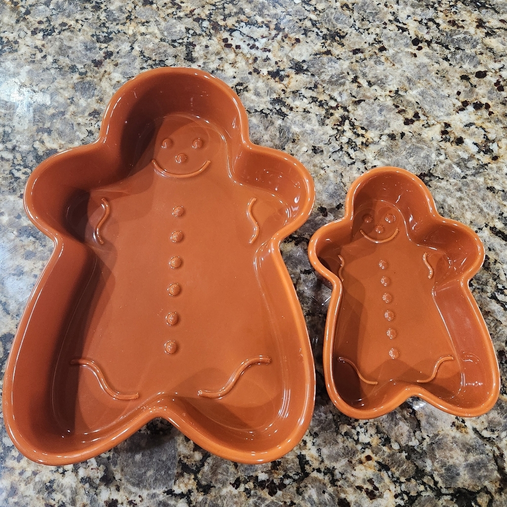 NEW Gingerbread Man Baking / Casserole Dishes / Serving Platter - Set of 2